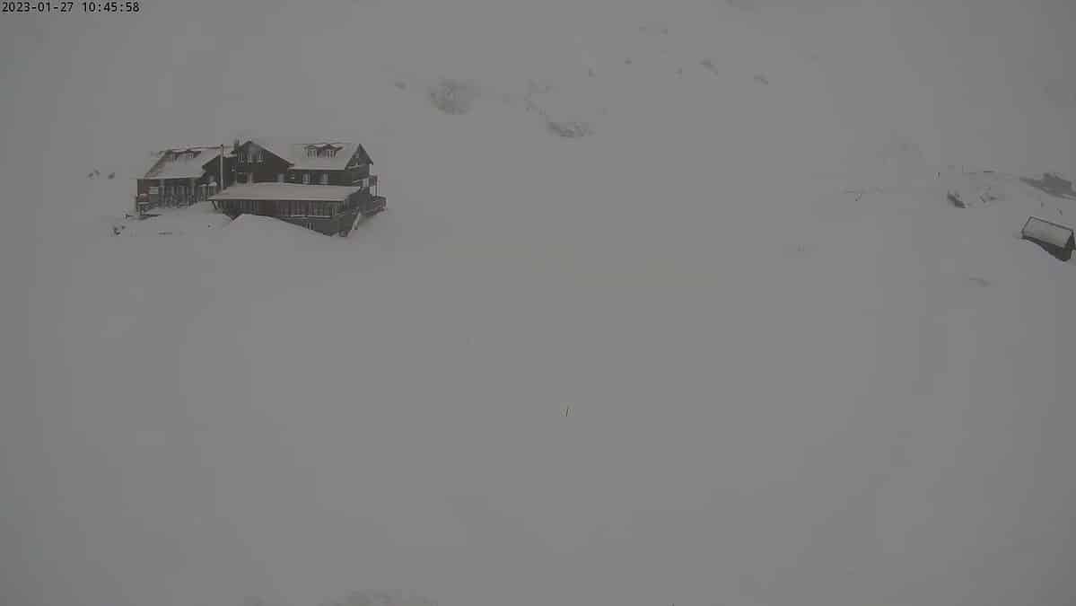 video - urmează un weekend perfect pentru schiori - a nins mult la păltiniș, iar la bâlea lac zăpada are 1,2 metri