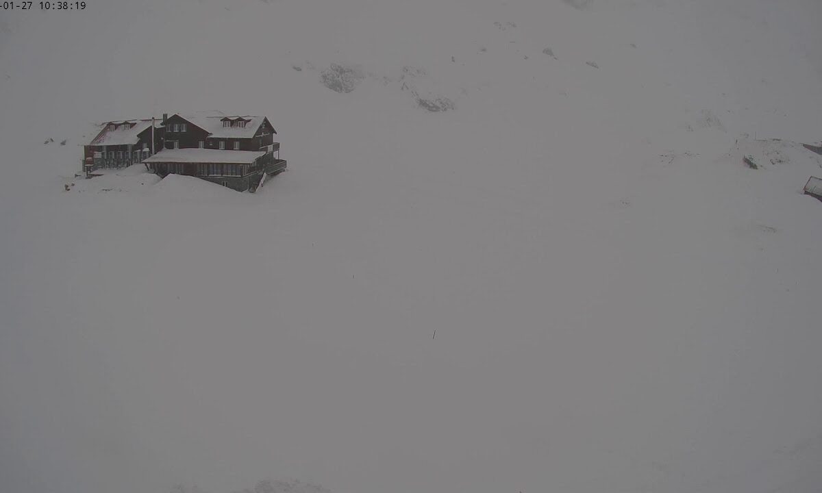 video cod galben de viscol în zona de munte a sibiului - zăpadă de peste un metru jumătate la bâlea lac