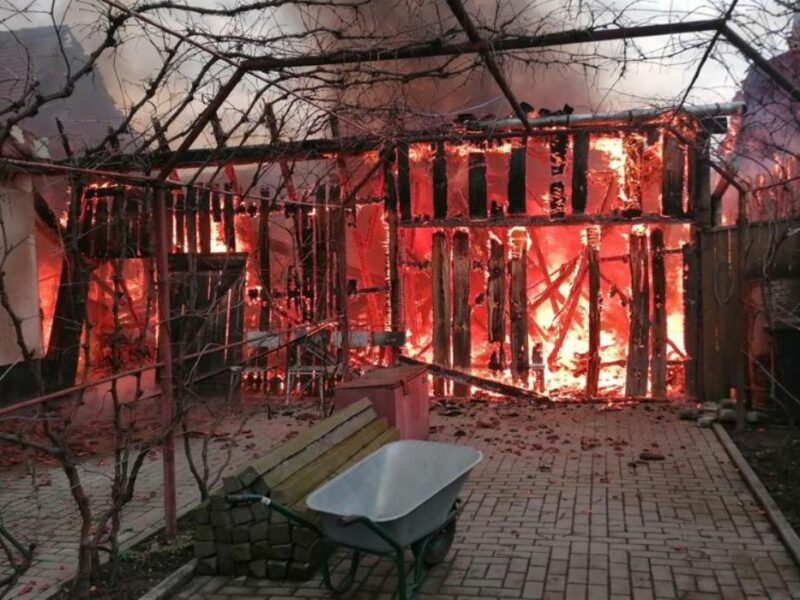 incendiu în comuna bârghiș - trei gospodării au fost afectate