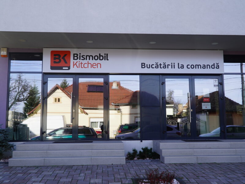 video zeci de oameni înșelați cu mobilă la sibiu - bismobil kitchen a dat țepe de zeci de mii de euro