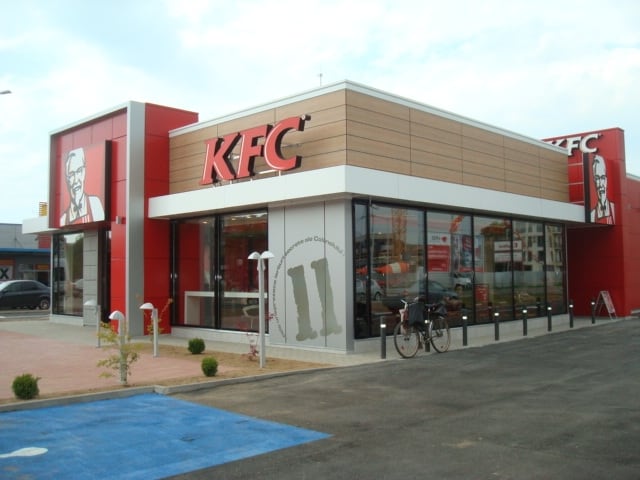 kfc deschide un restaurant într-o benzinărie de pe autostrada deva - sibiu