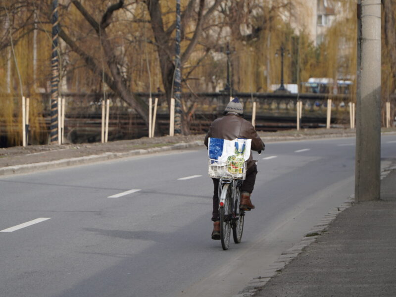 video foto: pista de biciclete de pe malul cibinului - primăria a lansat licitația pentru conectarea a două tronsoane