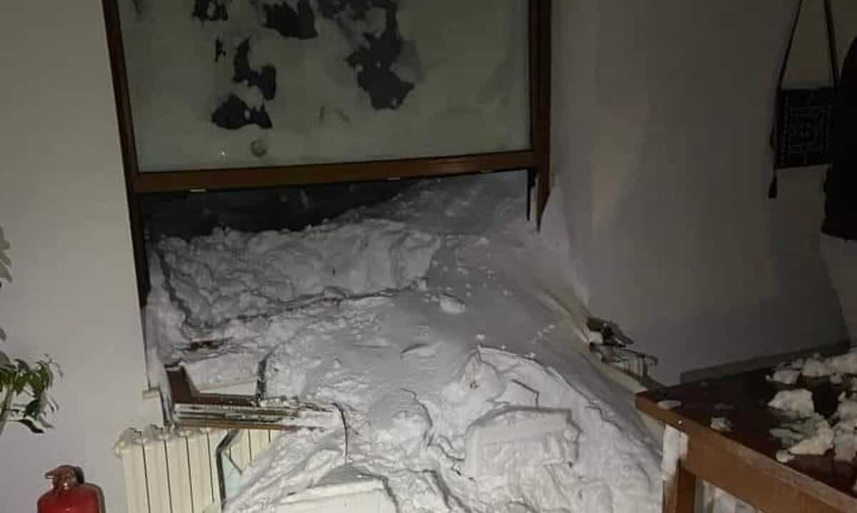 două avalanșe în munții făgăraș - cabana capra, distrusă din cauza zăpezii