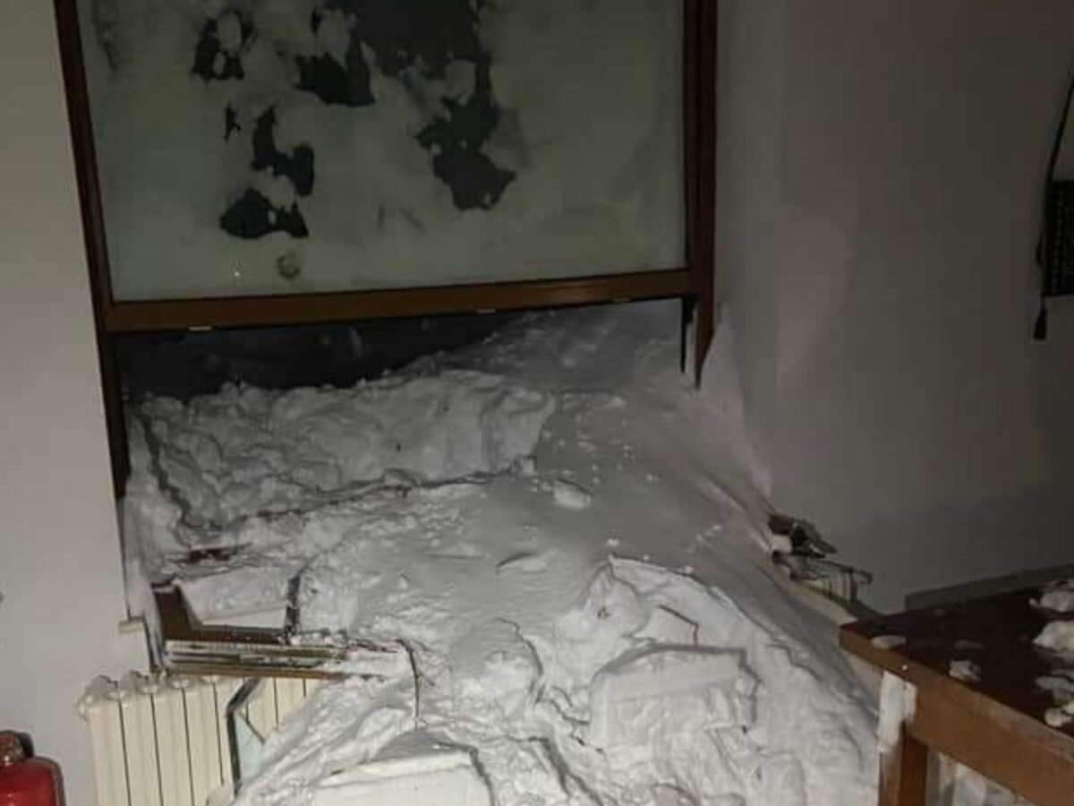 două avalanșe în munții făgăraș - cabana capra, distrusă din cauza zăpezii