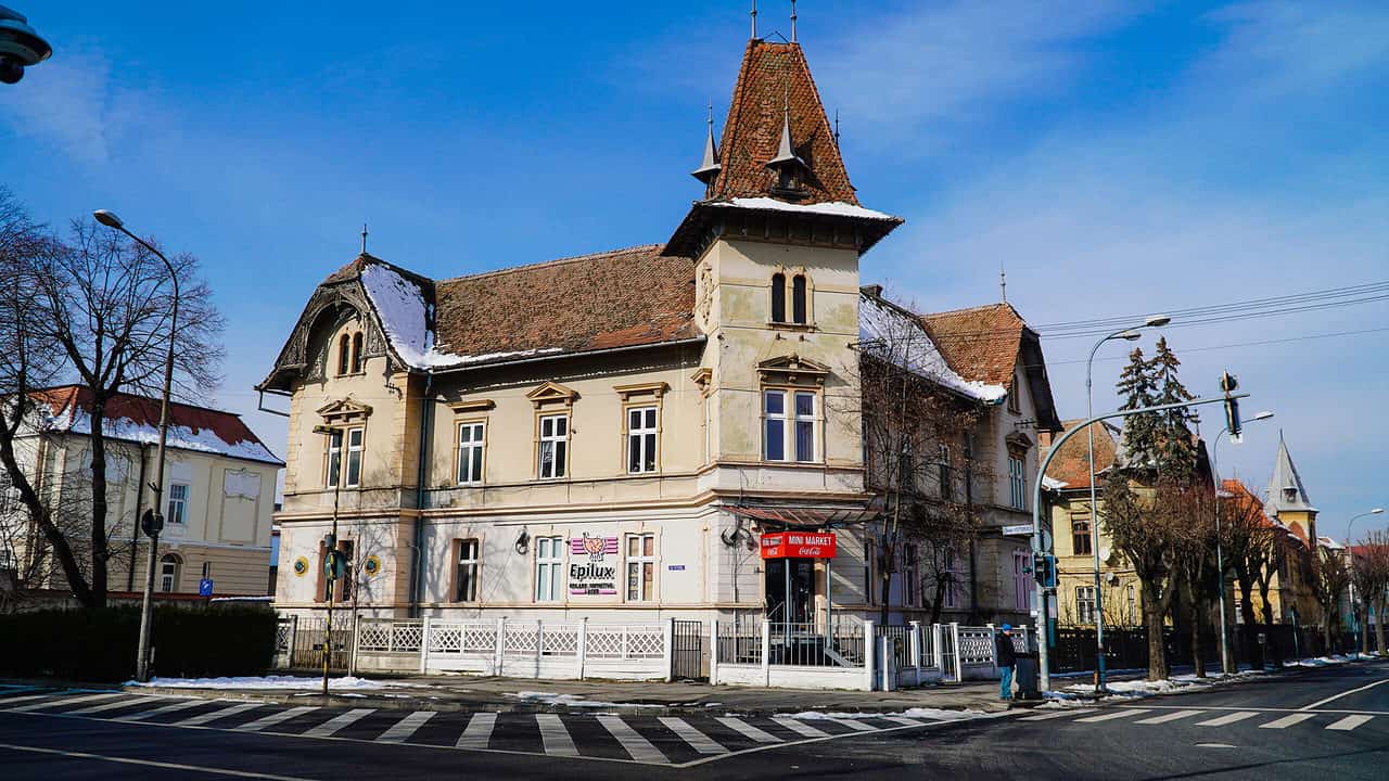 foto video sibiul frumos vs. sibiul urât - cea mai urâtă casă din oraș versus „bijuteriile” arhitecturale ale urbei