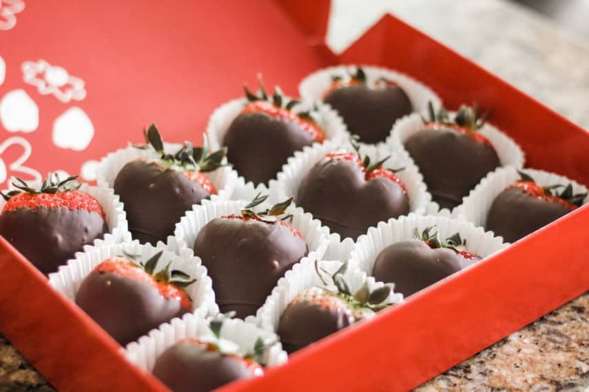avertismentul infocons pentru ziua îndrăgostiților - bomboanele oferite cadou au până la 10 e-uri