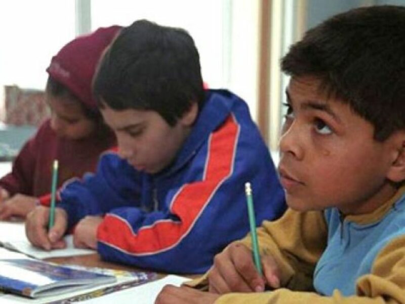 autoritățile locale din sibiu, arătate cu degetul pentru neimplicarea în stoparea abandonului școlar la romi - „nu suntem luați în considerare”