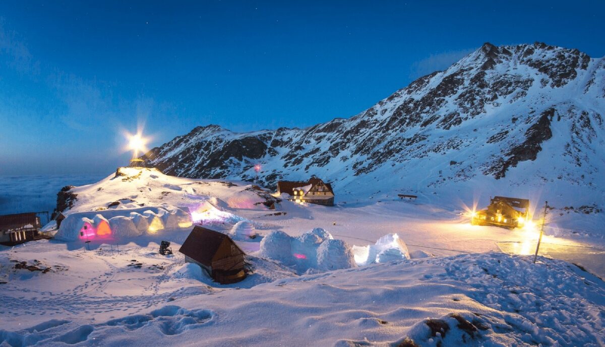 hotelul de gheață de la bâlea lac, inclus într-un top mondial al celor mai atractive destinații pentru vacanțe de iarnă