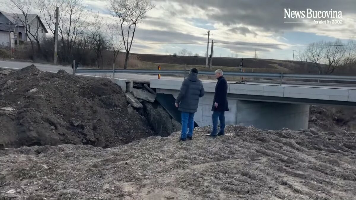 VIDEO Se întamplă în România - Hoții au furat intr-o noapte un pod format din tuburi de beton