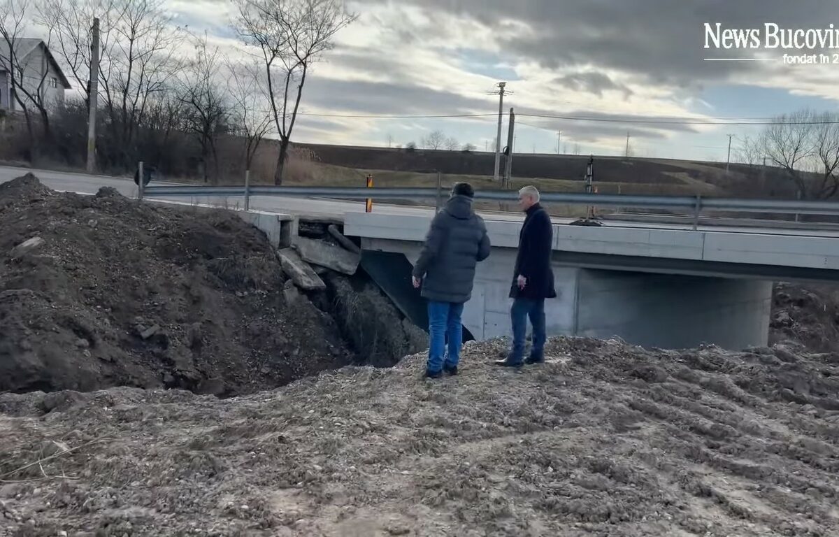 VIDEO Se întamplă în România - Hoții au furat intr-o noapte un pod format din tuburi de beton