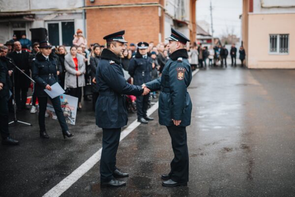 FOTO: Pompierul Sebastian Mărgărit este „salvatorul anului” – A ajutat un om care se înecase cu mâncare