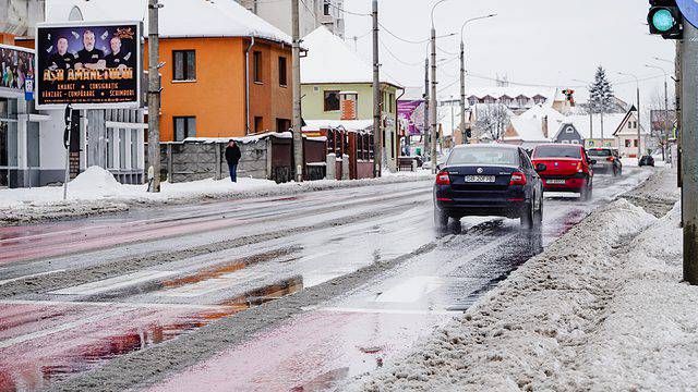 VIDEO FOTO: Cum se circulă în Sibiu după ninsoarea abundentă - Principalele artere au fost curățate