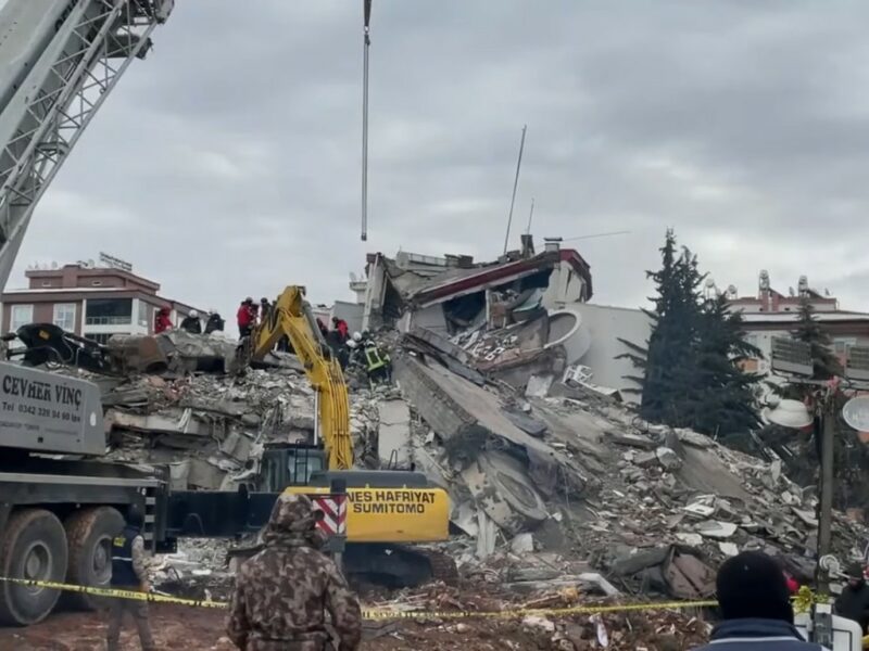 video turcia ”lovită” de un nou cutremur marți dimineață - aproape 6.000 de clădiri sunt distruse