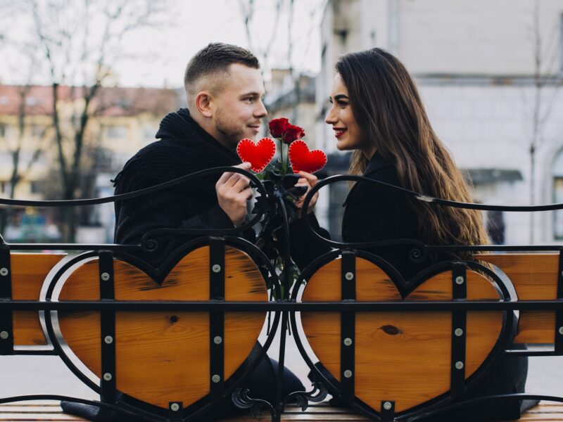 cele mai bune recomandări pentru sibieni de ziua îndrăgostiților - cine romantice, filme în premieră și bunătăți dulci
