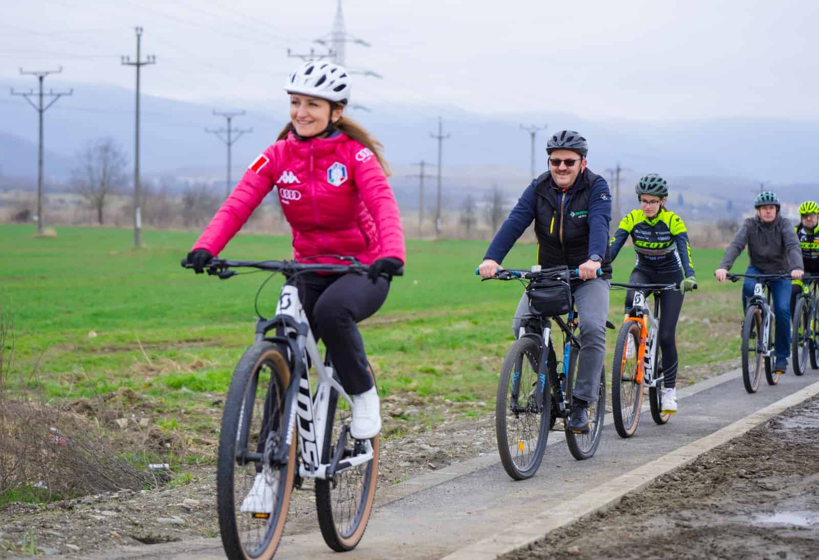 foto pista de biciclete dintre avrig și mârșa, finalizată cu trei luni înainte de termen