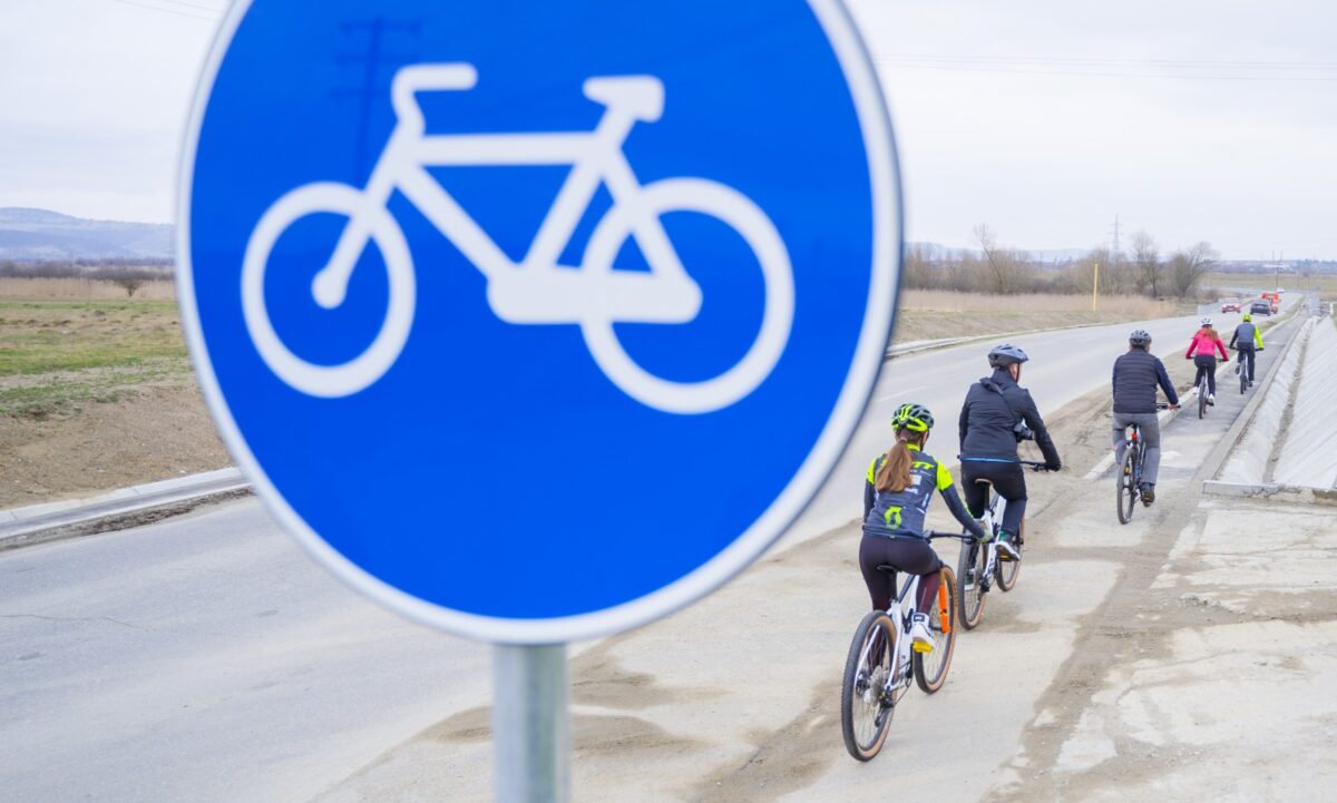 foto pista de biciclete dintre avrig și mârșa, finalizată cu trei luni înainte de termen