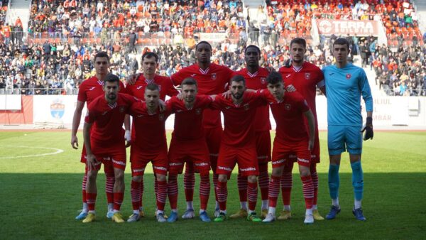 foto șelimbăr pierde cu dinamo, la primul meci pe noua arenă din sibiu - arbitraj potrivnic pentru echipa lui claudiu niculescu