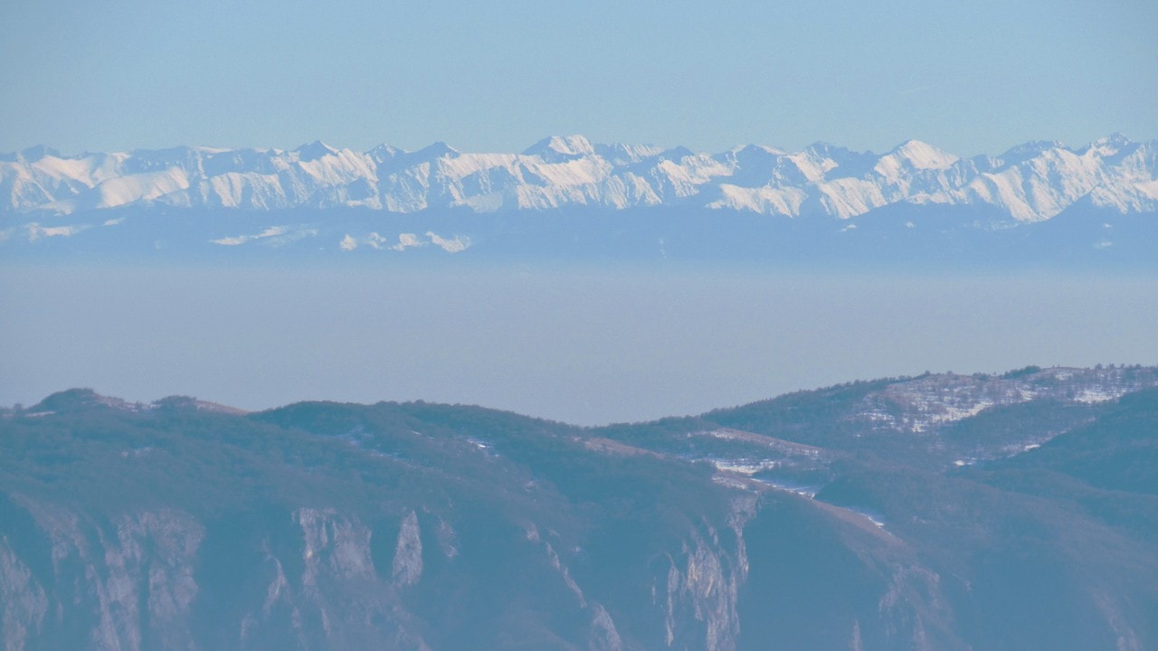 foto fenomen rar - muntii făgăraș vizibili de la peste 200 de kilometri