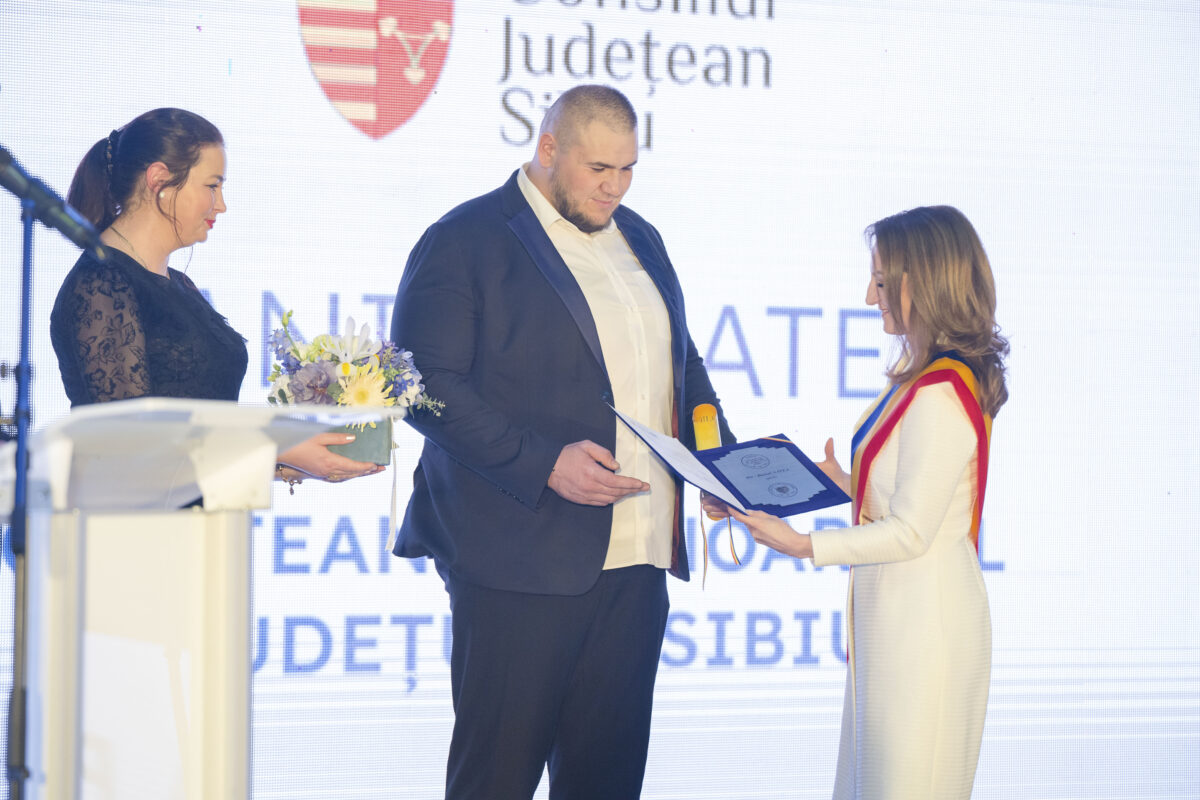 cei mai buni sportivi premiați la gala sportului sibian 2023 - daniel natea a primit titlul de ”cetățean de onoare al județului sibiu”