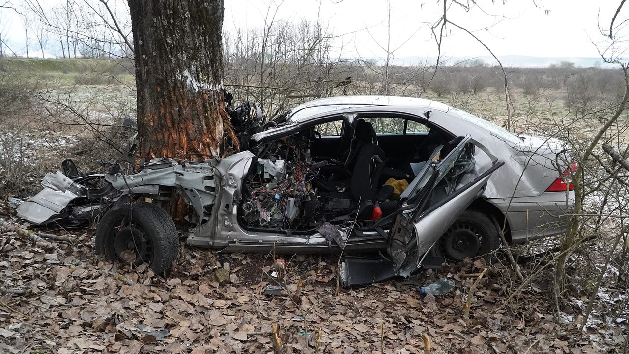 FOTO: Dennis este tânărul mort în accidentul dintre Sibiu și Poplaca - Mașina, un morman de fiare