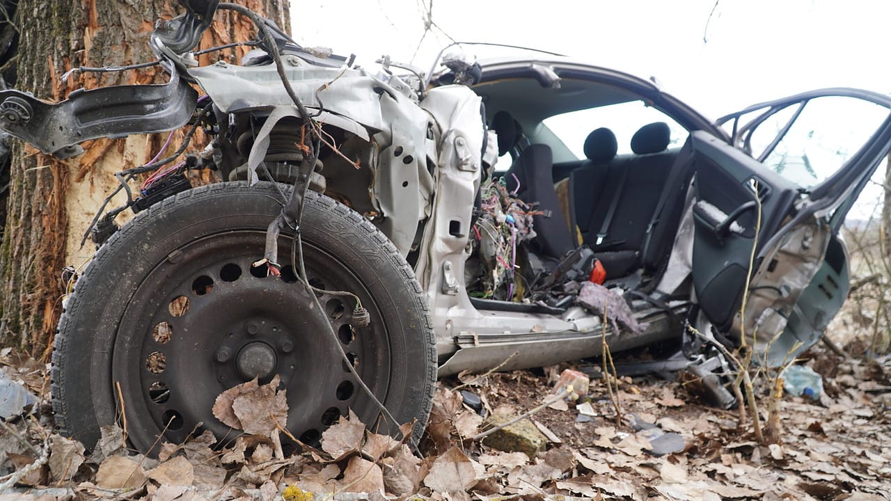 FOTO: Dennis este tânărul mort în accidentul dintre Sibiu și Poplaca - Mașina, un morman de fiare