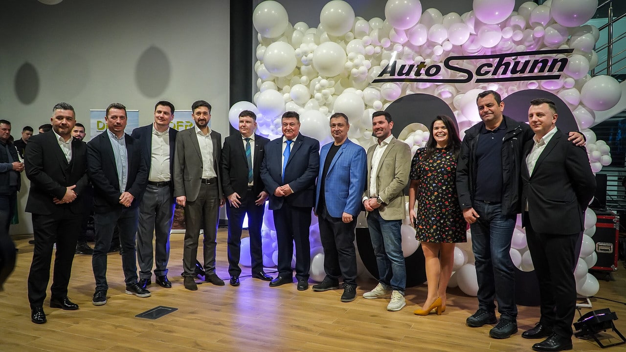 FOTO VIDEO Auto Schunn, 30 de ani de activitate sărbătoriți cu fast - Servicii noi la showroom-ul modernizat din Sibiu