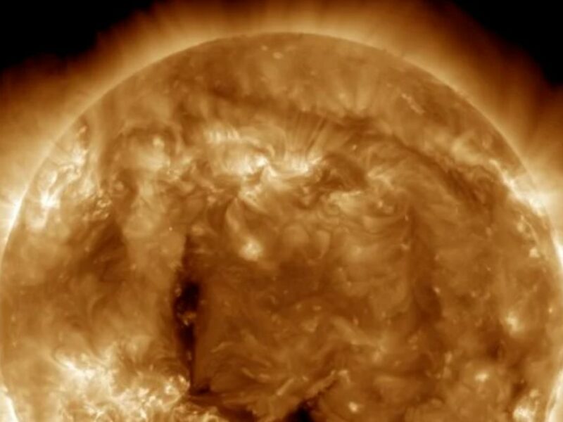 pământul va fi lovit de o furtună solară la sfârșitul lunii martie - rețelele electrice ar putea fi afectate