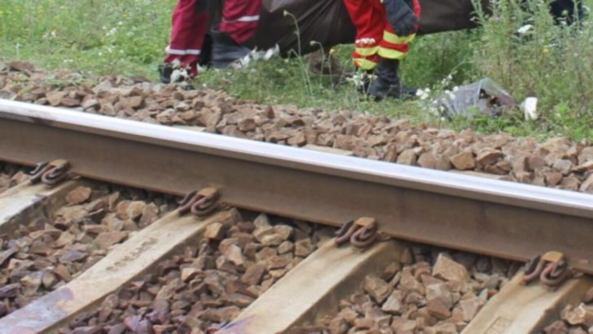 traficul feroviar întrerupt între sibiu și brașov. o persoană a fost lovită mortal de tren