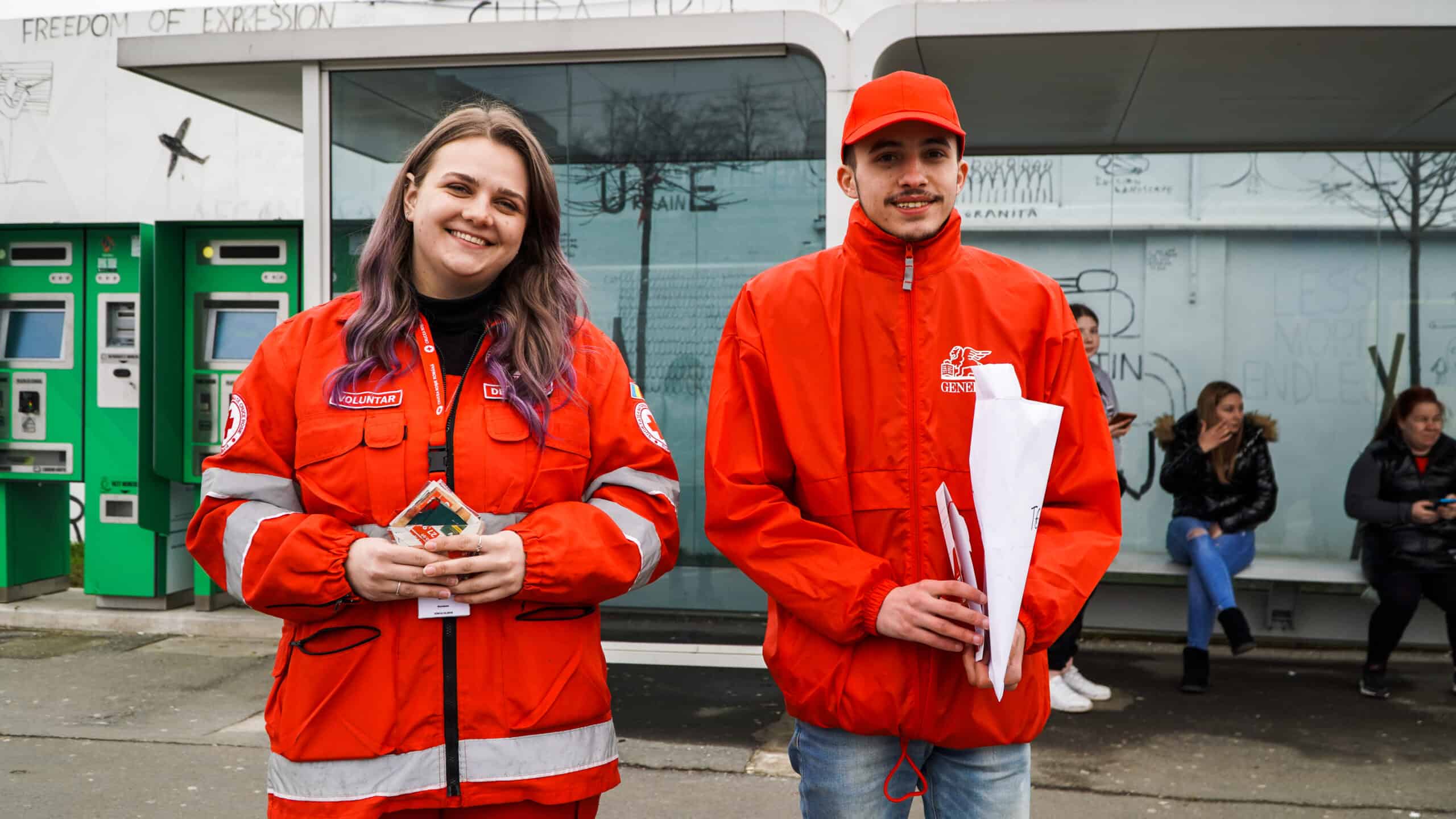 foto video razie în trafic la sibiu - șoferițe trase pe dreapta și ”amendate” cu mărțișoare