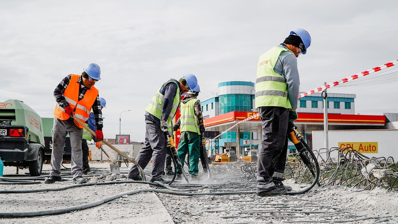 FOTO VIDEO Podul peste Cibin de pe Șoseaua Alba Iulia s-ar putea redeschide la finalul lunii mai - Constructor: "Lucrările sunt în grafic"