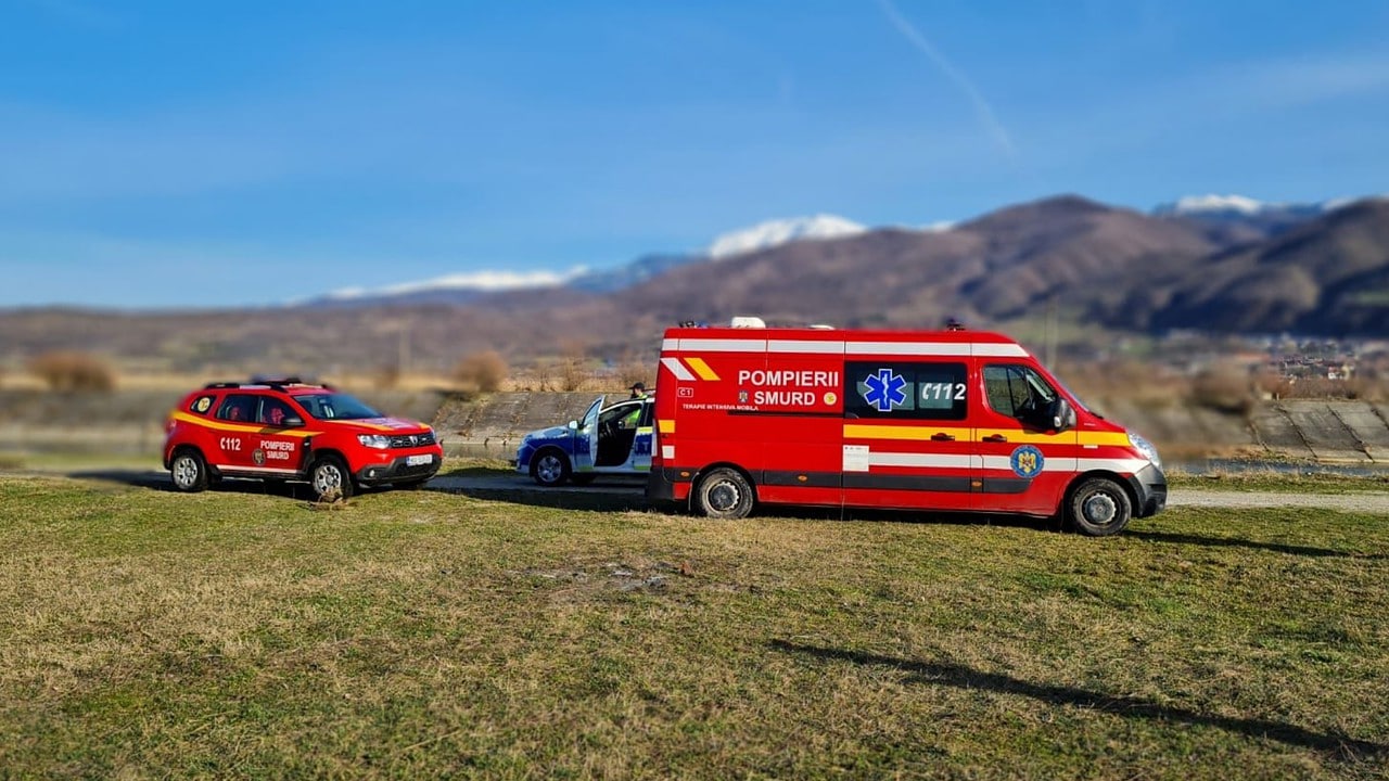 FOTO: Un bărbat s-a aruncat în Olt la Turnu Roșu - A vrut să se sinucidă