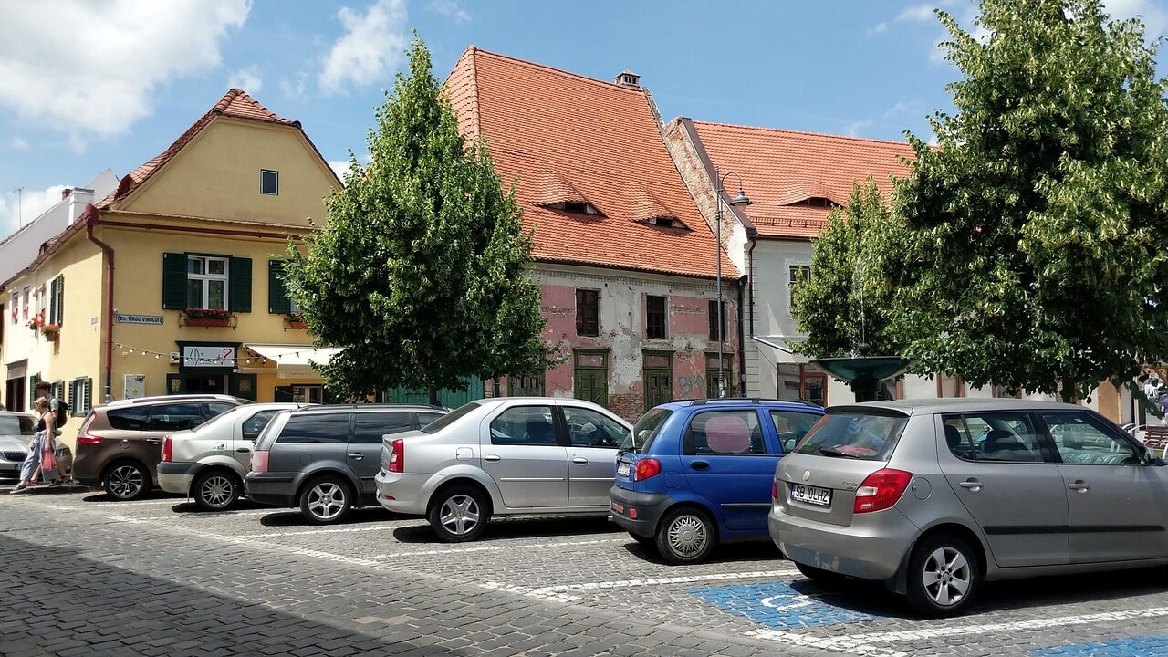 proiect de regenerare urbană a zonei pieței cibin - piață modernă, parcare supraetajată, terasă, restaurant și străzi reamenajate