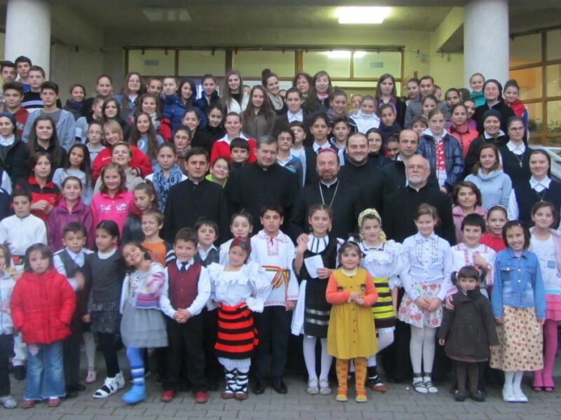 patru studente din sibiu unite pentru o cauză nobilă - strâng bani, haine și jucării pentru 150 de suflete de la casa de copii „sf. iosif”