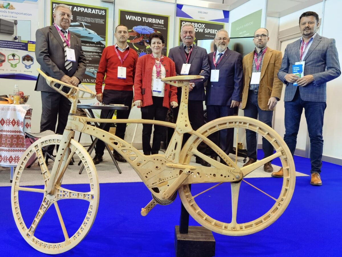 cea mai ușoară bicicletă din lume ”inventată” în românia - a fost prezentată la salonul mondial de invenții