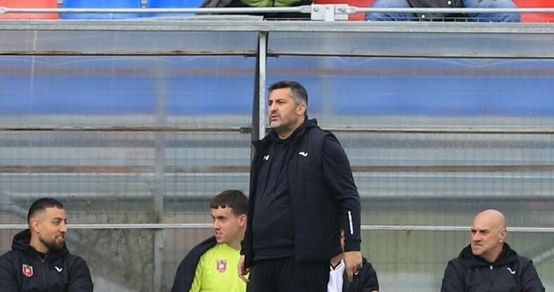 video claudiu niculescu, supărat după prima înfrângere a șelimbărului în playout-ul din liga 2 - ”echipa trebuie să ridice privirea sus”