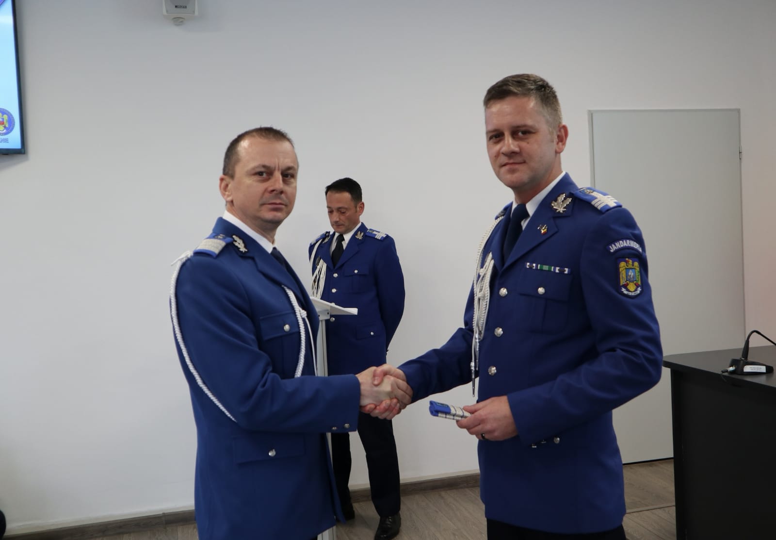 unsprezece cadre militare avansate în grad de la sibiu de ziua jandarmeriei