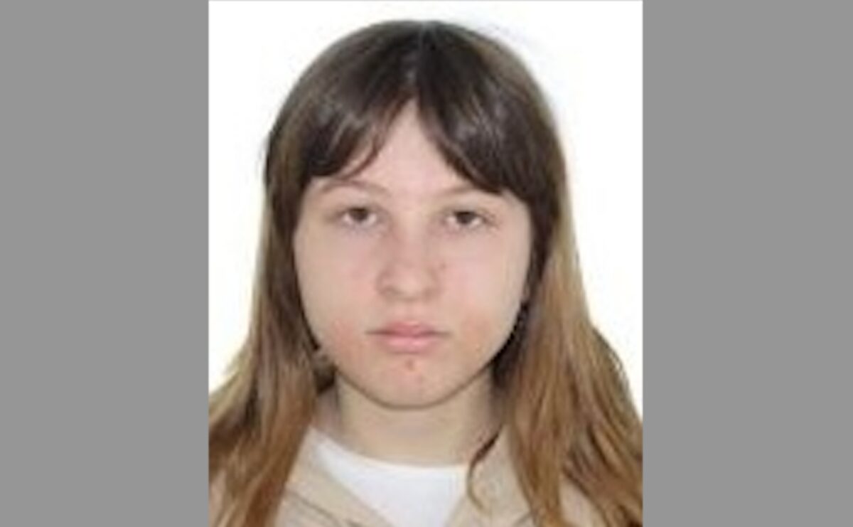 Copilă de 14 ani din Sibiu, dispărută de acasă - Părinții și poliția o caută pe Adelina Gabor