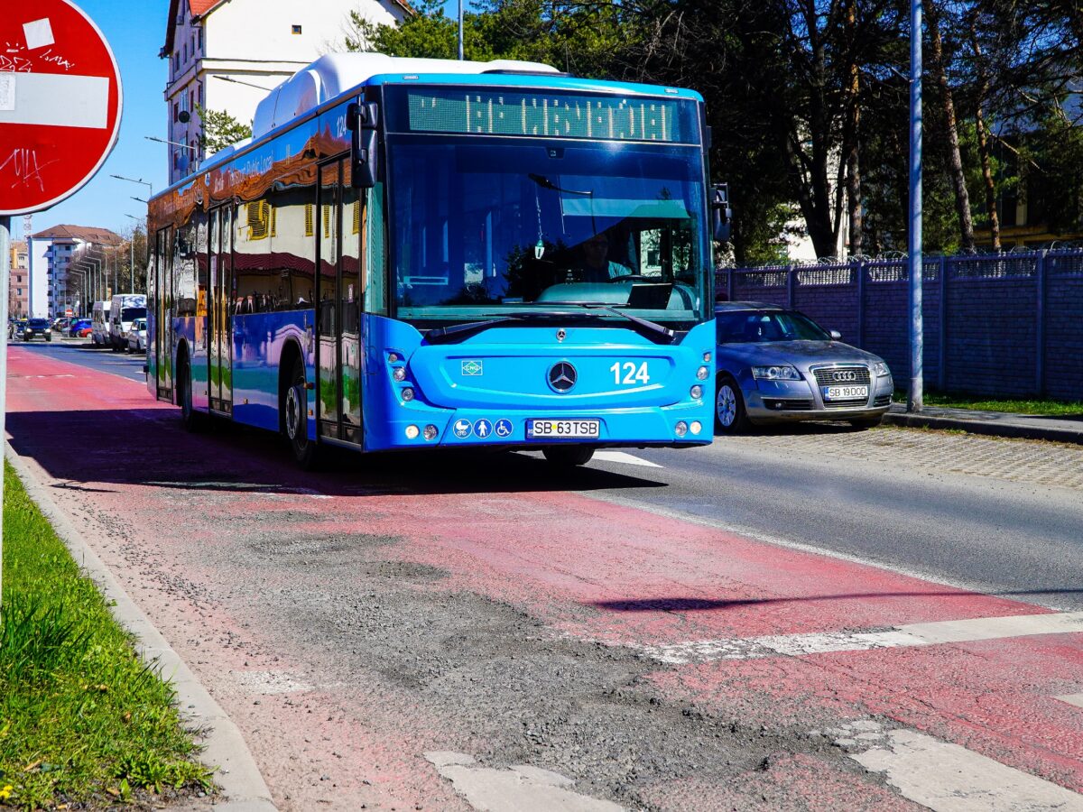 petiție pentru autobuze tursib între cartierul arhitecților și sibiu. primarul cisnădiei are altă soluție: „așteptăm să ajungă microbuzele noi de la guvern”