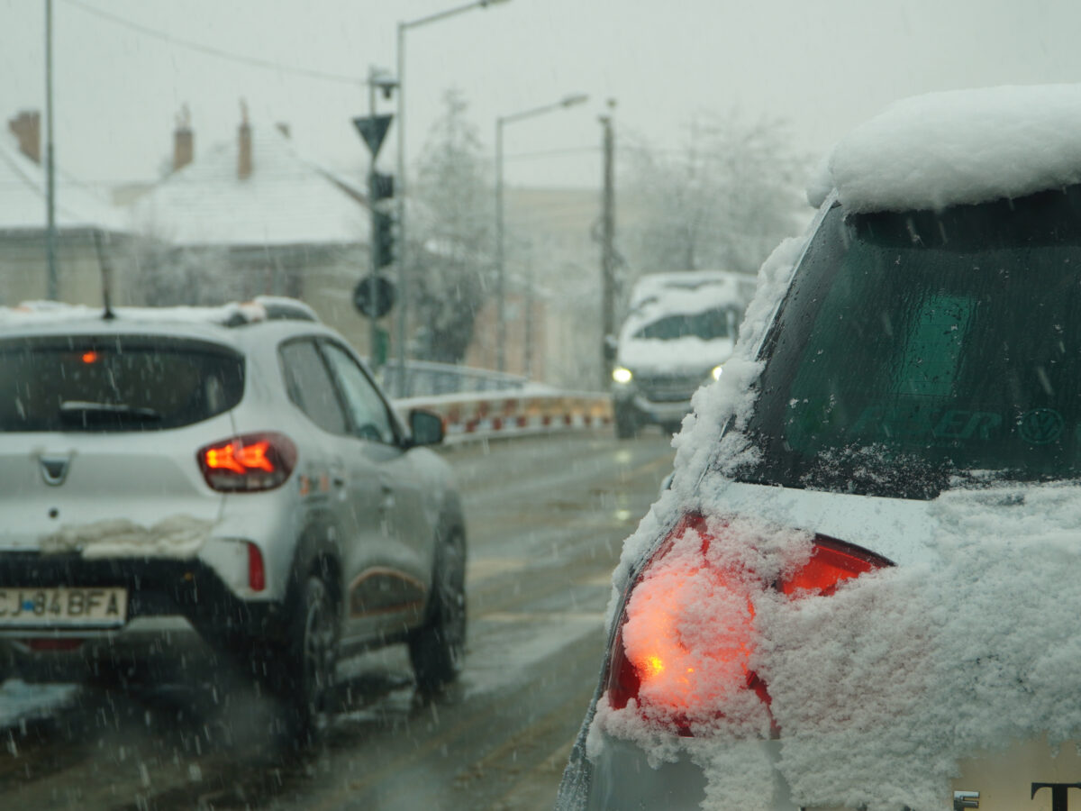 drumurile din județul sibiu acoperite cu zăpadă - zeci de tronsoane sunt afectate