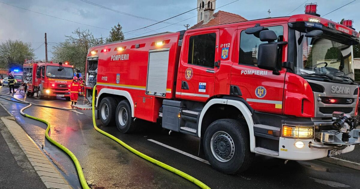 pompierii au stins șase incendii în weekend. în sibiu a luat foc o hală