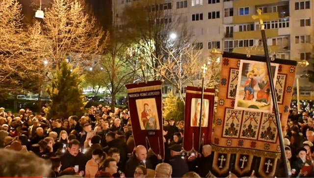 galerie foto: mii de sibieni au celebrat învierea la biserica înălțarea domnului de pe bulevardul mihai viteazu din sibiu