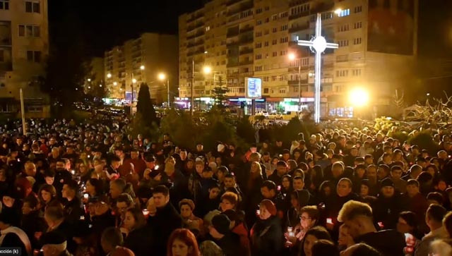 galerie foto: mii de sibieni au celebrat învierea la biserica înălțarea domnului de pe bulevardul mihai viteazu din sibiu