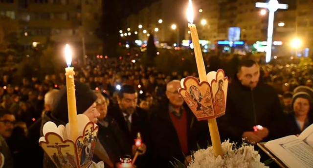 galerie foto: mii de sibieni au celebrat învierea la biserica înălțarea domnului de pe bulevardul mihai viteazu din sibiu