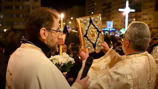 galerie foto: mii de sibieni au celebrat învierea la biserica înălțarea domnului de pe bulevardul mihai viteazu din sibiu