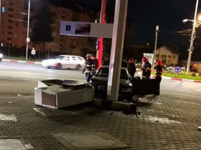 foto: un șofer a distrus o pompă în benzinăria socar de pe calea cisnădiei - putea să sară în aer!