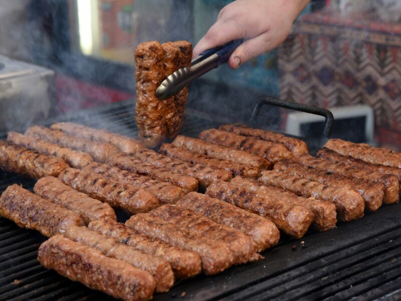 pregătiri pentru 1 mai - recomandări de la anpc - ”la cumpărarea produselor din carne tocată acordați o atenție deosebită”