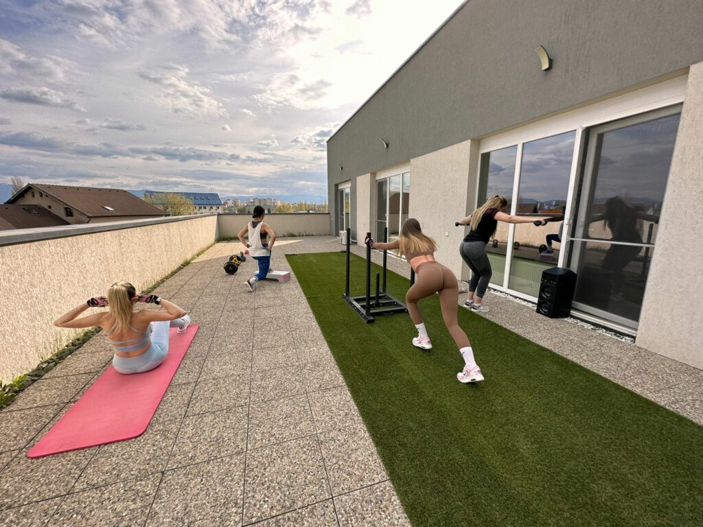 nixi fitness - noua sală din sibiu destinată exclusiv femeilor - are terasă privată pentru antrenamente - prețuri și program