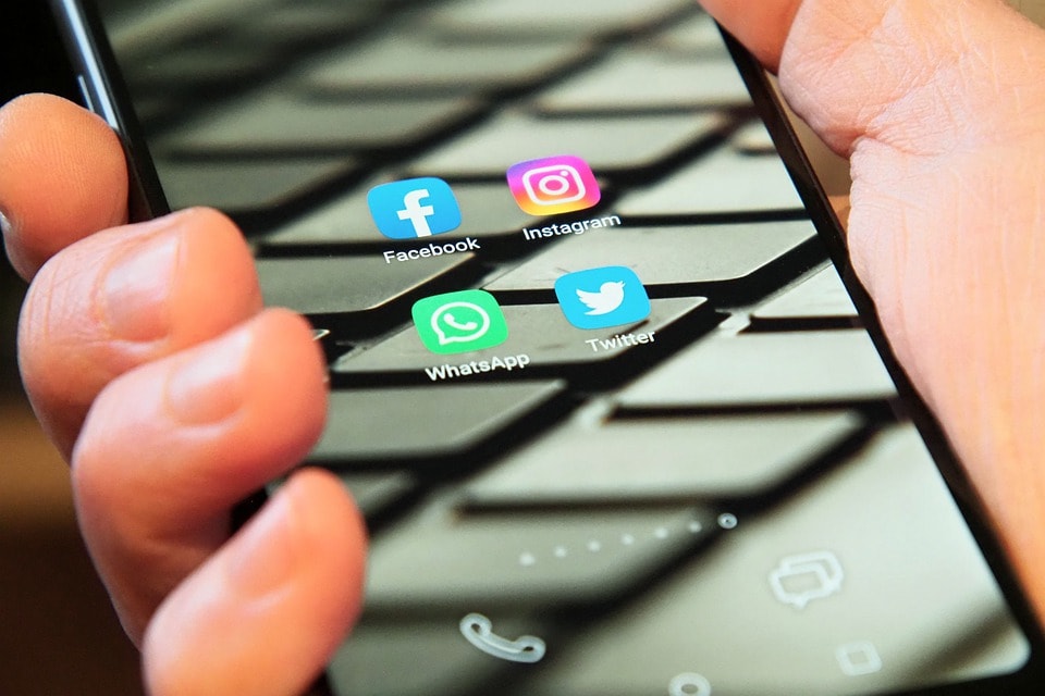 meta anunță o nouă rundă de concedieri - facebook, instagram și whatsapp vor concedia 10.000 de persoane