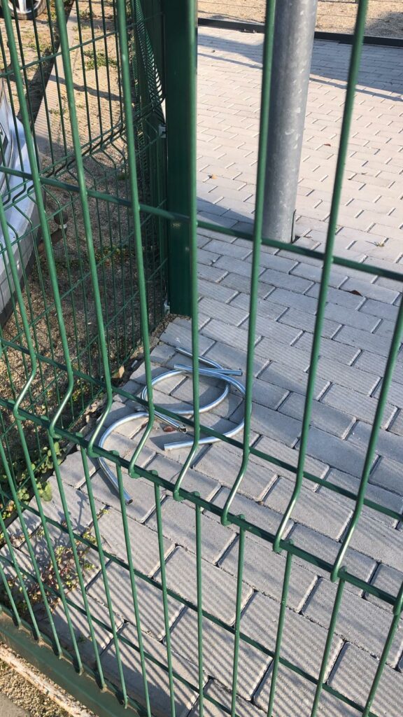 zeci de biciclete vandalizate în stația de închiriere din țiglari - primăria a depus plângere la poliție