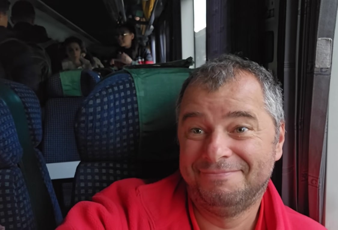 un vlogger, impresionat de călătoria cu trenul de la bucurești la sibiu - „civilizație, curățenie, tot respectul”
